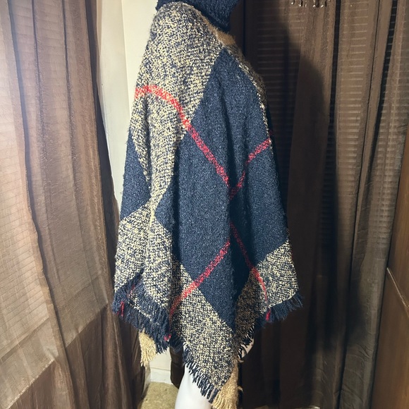 Women’s Poncho, 100% Acrylic (good condition) - Picture 3 of 10